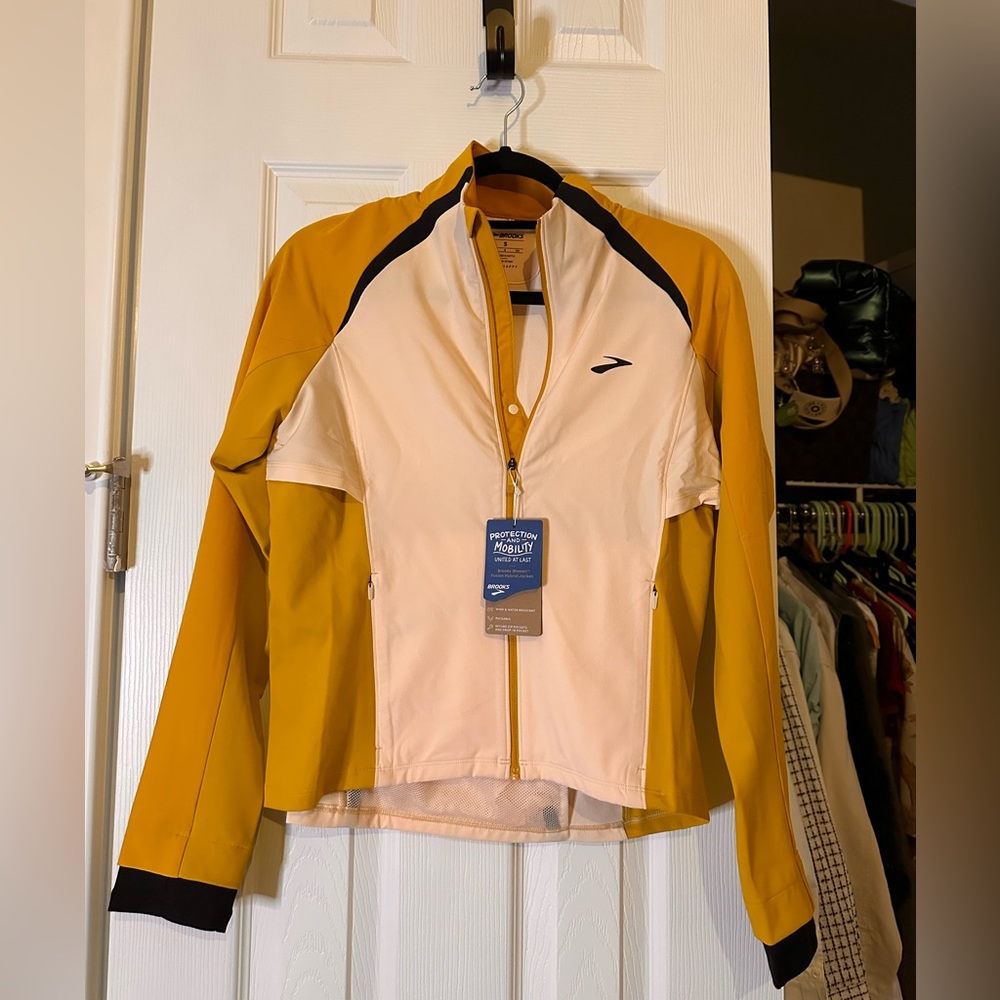 Brooks Women's Yellow and Cream Jacket